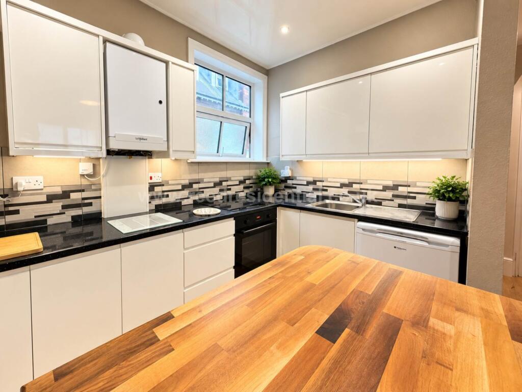 Apartment in Southend-on-Sea, Westcliff-on-Sea - More