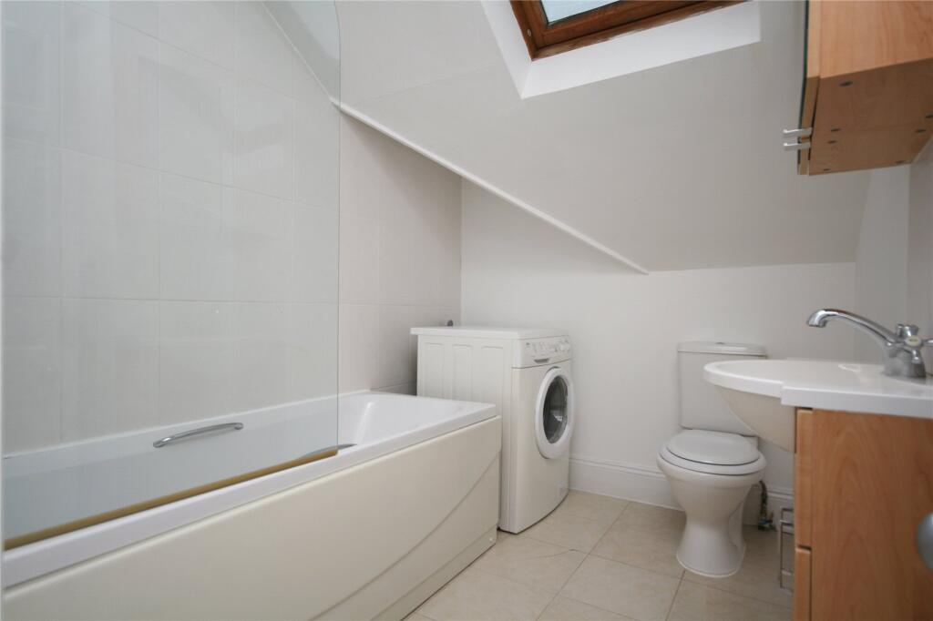 Apartment in Gloucester - More