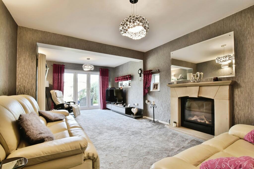 Foxland Road, Gatley, Cheadle, Greater Manchester, SK8 photo 4