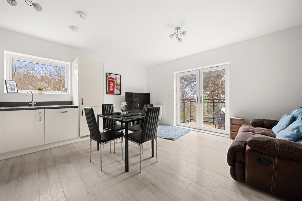 Apartment in Reading - View 2