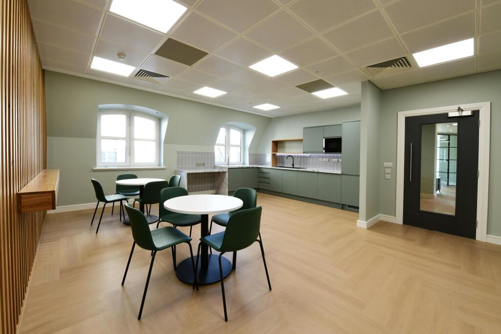 7th Floor Fitted Suite