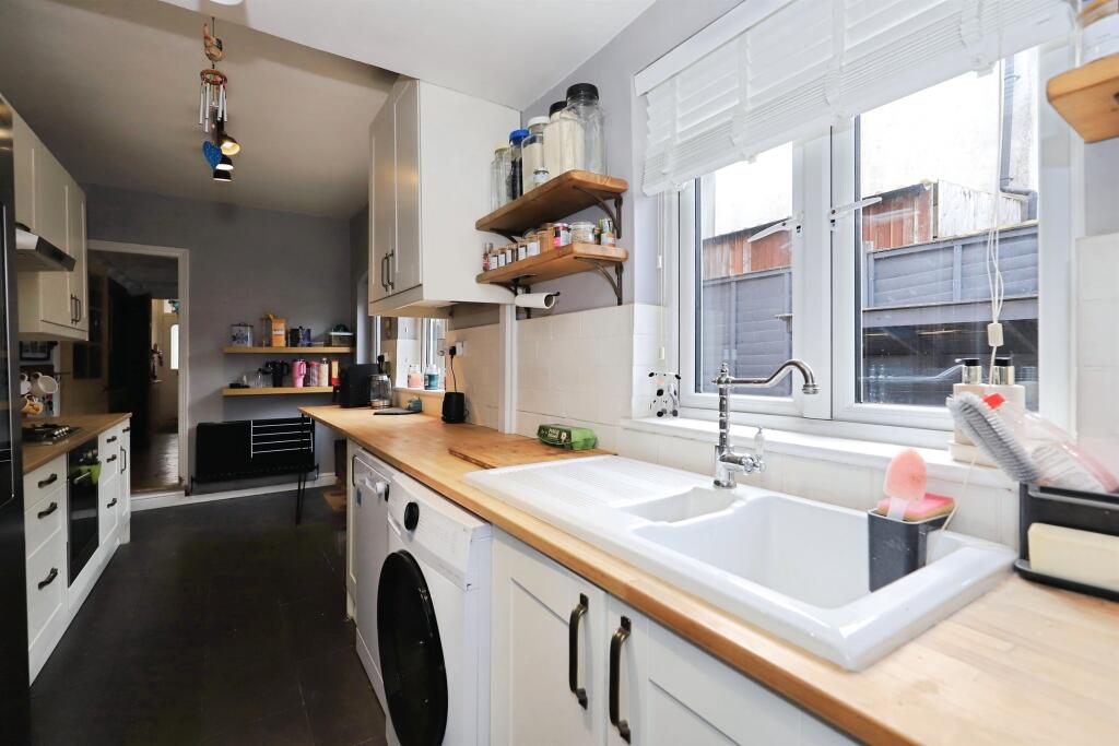 House in Wolverhampton, Penn - View 3