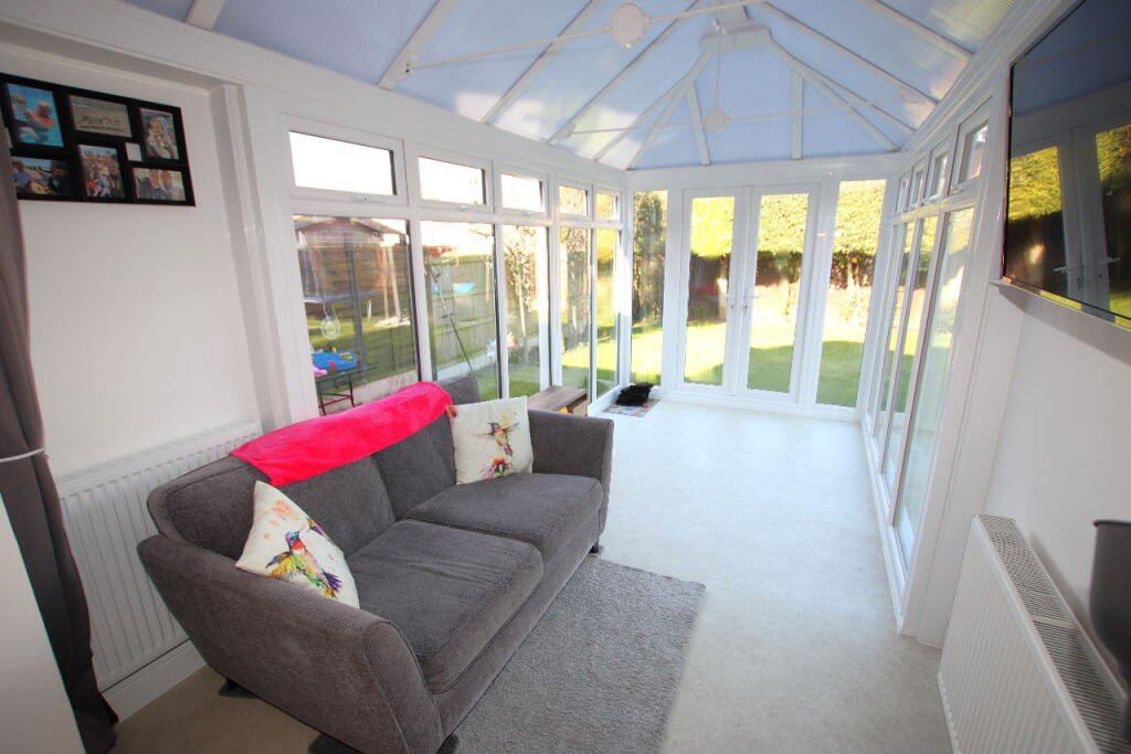 Selsey Avenue, Clacton on Sea, CO15 1NQ photo 2