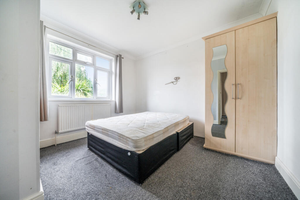 Apartment in Dartford, Stone - More
