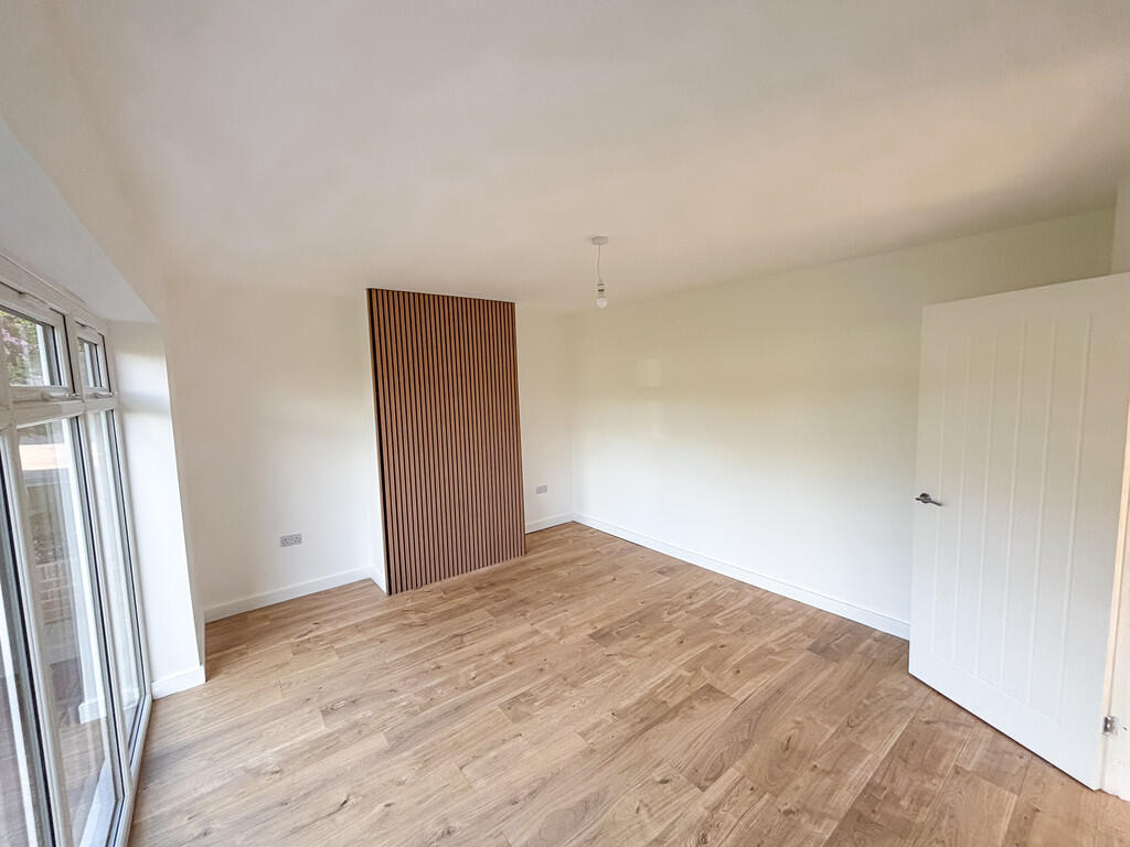Paxton Close, Penpedairheol photo 2