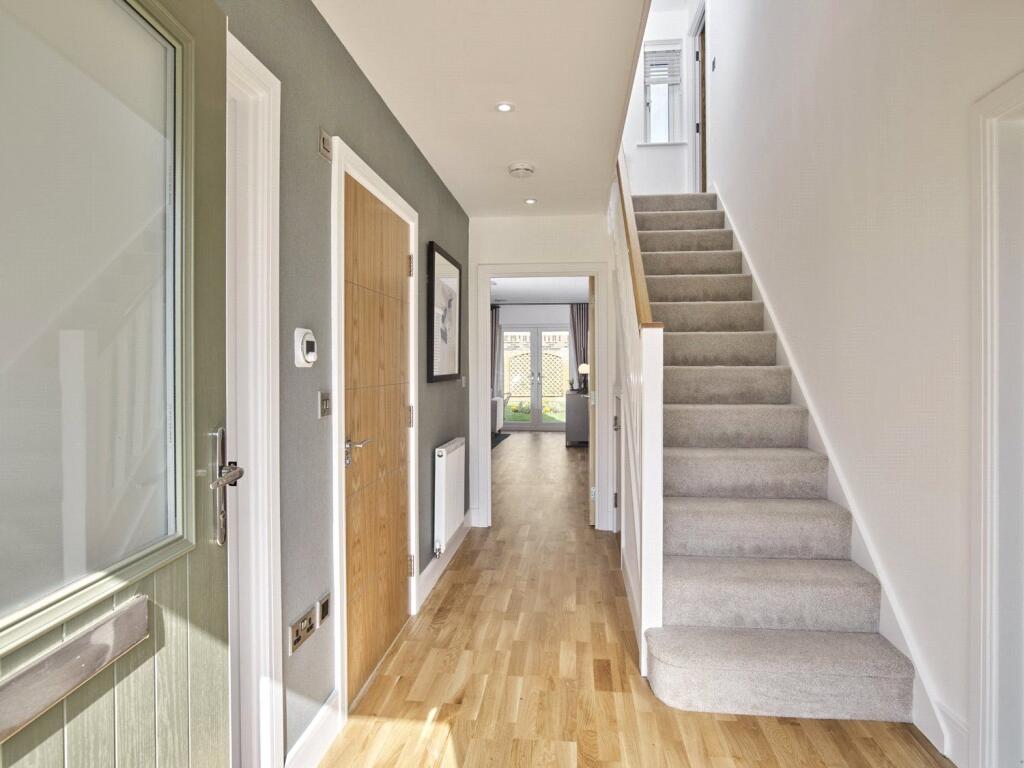 1 Fleet Road, Laureate Fields, Felixstowe, Suffolk, IP11 - View 6