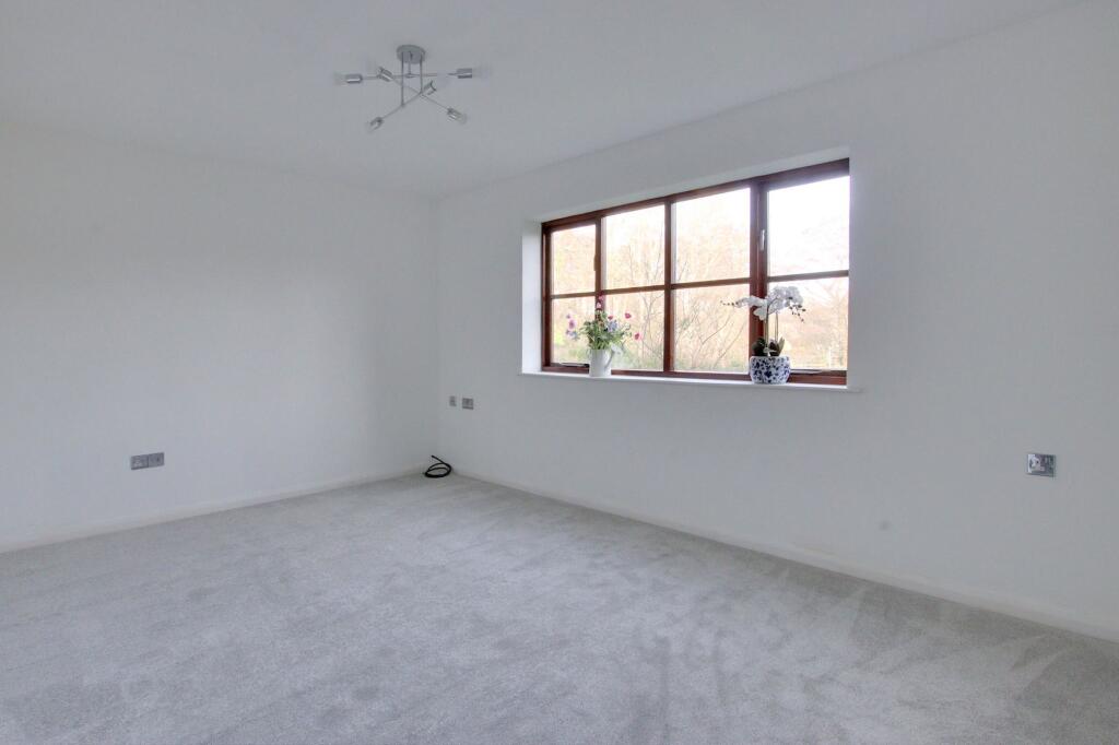 Apartment in West Wickham - View 2
