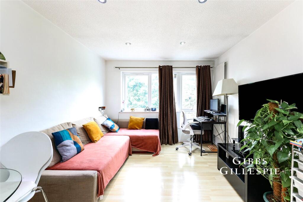 Main image of property: Lakeside Close, Ruislip, HA4