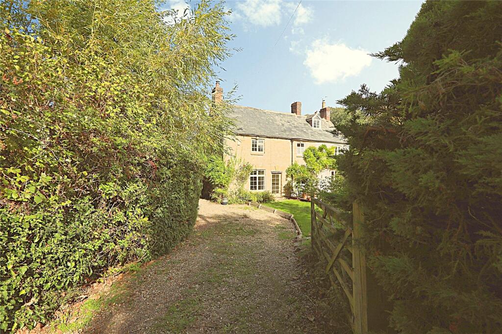 Main image of property: The Cross, Childswickham, Broadway, Worcestershire, WR12