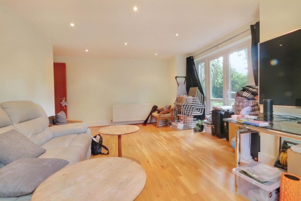 Apartment in Harrow - View 5