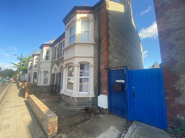 Main image of property: Flat 1, 33 Mill Road, Cambridge, CB1 2AB