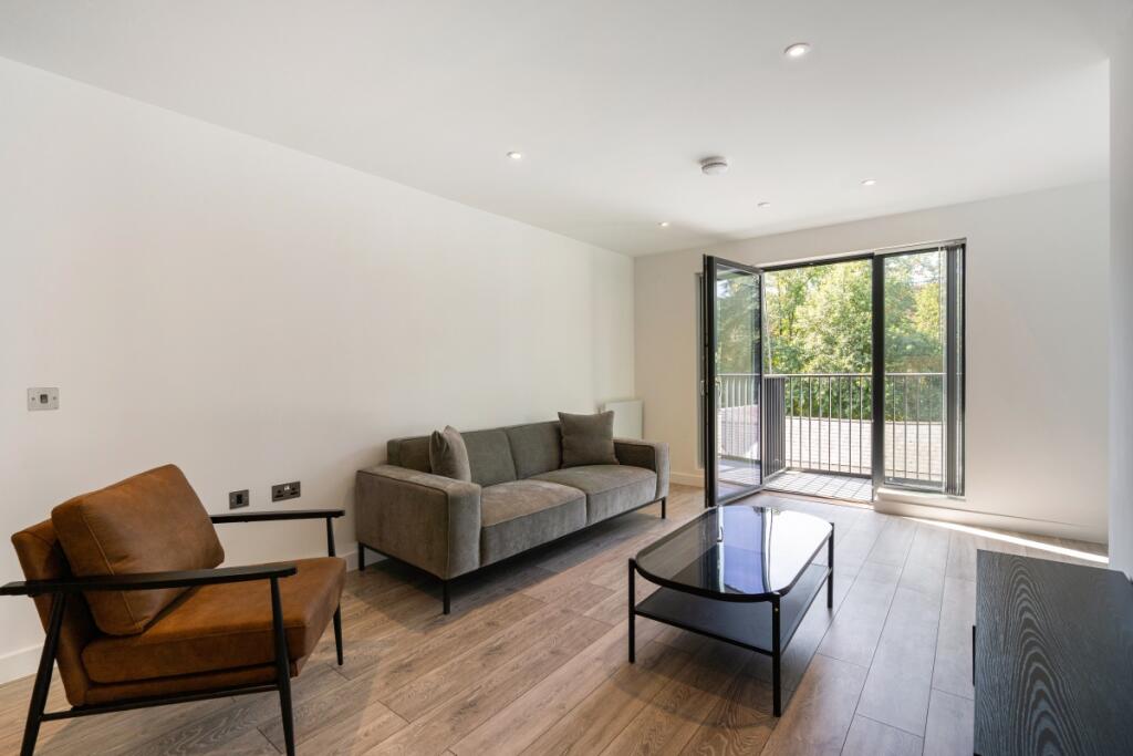 Apartment in Slough, Slough Trading Estate, Chalvey - View 3
