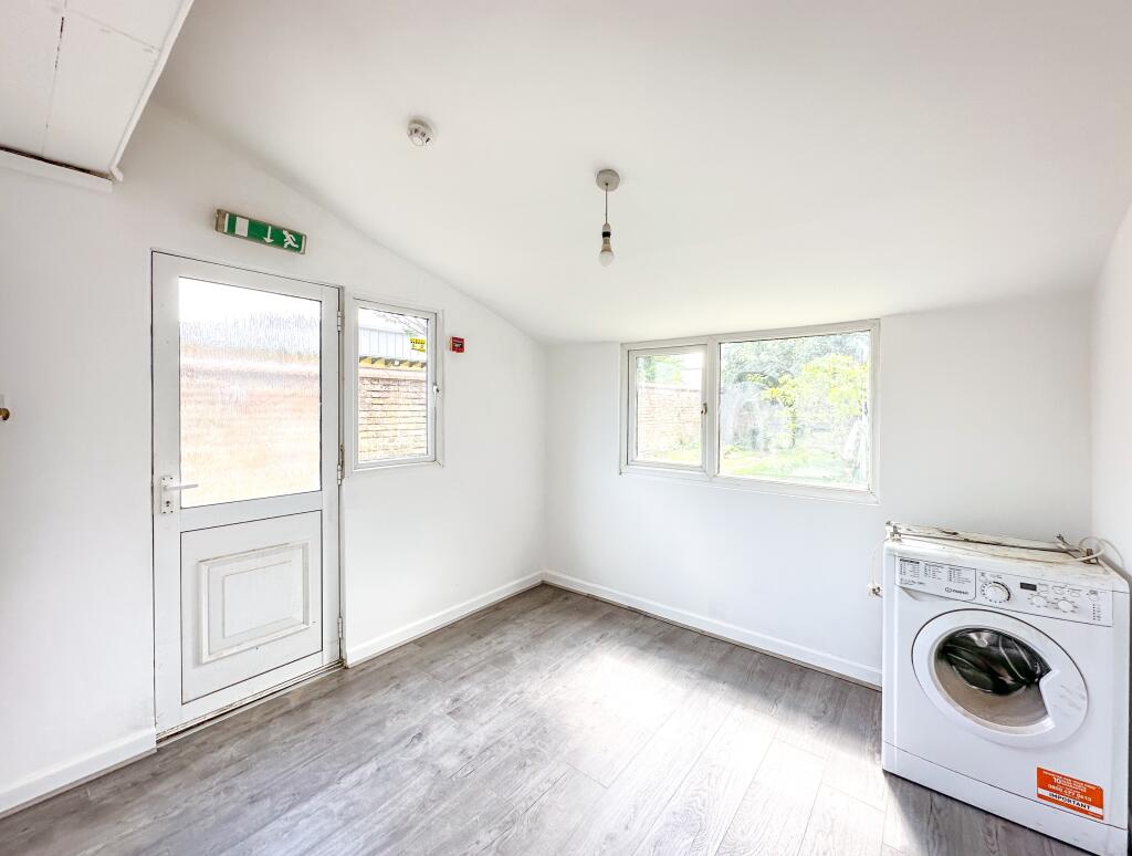 House in Watford, Hertfordshire - More