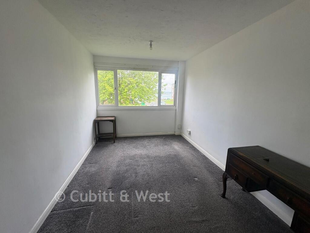 Apartment in Portsmouth - View 3