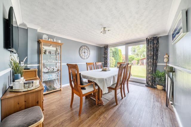 Kingsley Close, Shaw, Newbury - View 6