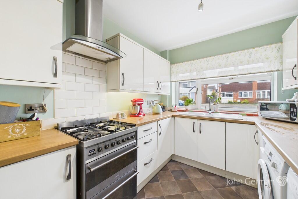 Willow Road, Barton-under-Needwood photo 3