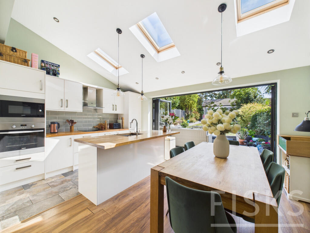 Main image of property: Malwood Road, Benfleet, SS7