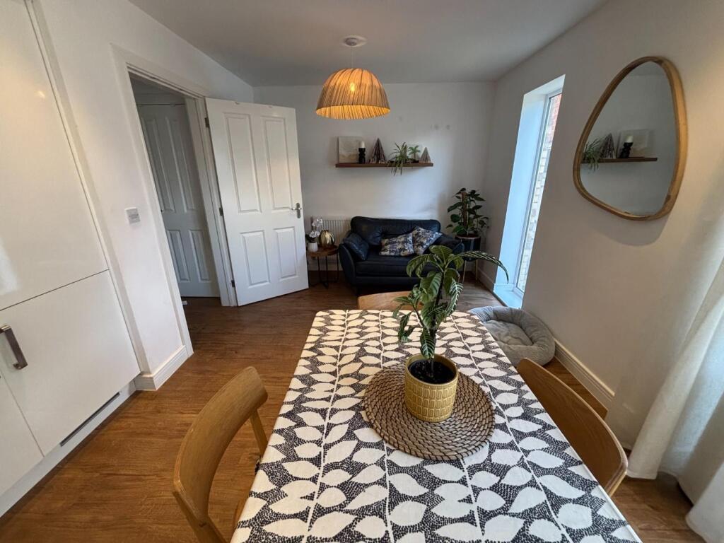 Crestwood Close, Goldenash, Northampton NN3 – pohled 4