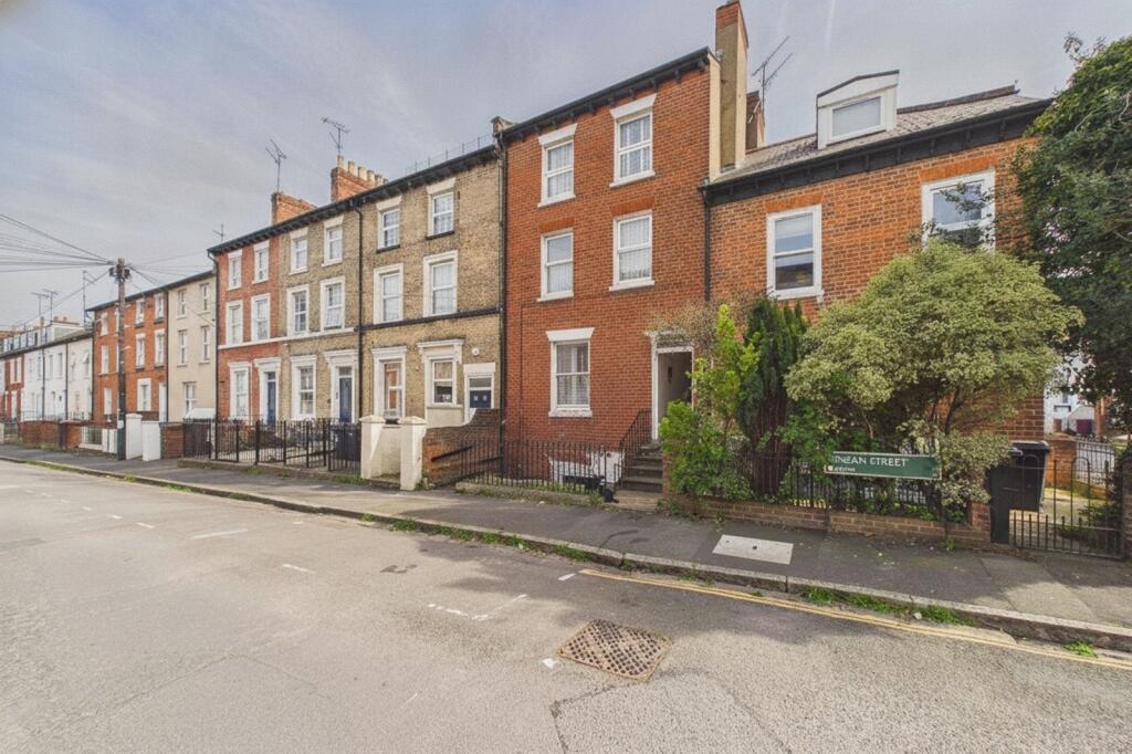 Main image of property: Zinzan Street, Reading, Berkshire, RG1