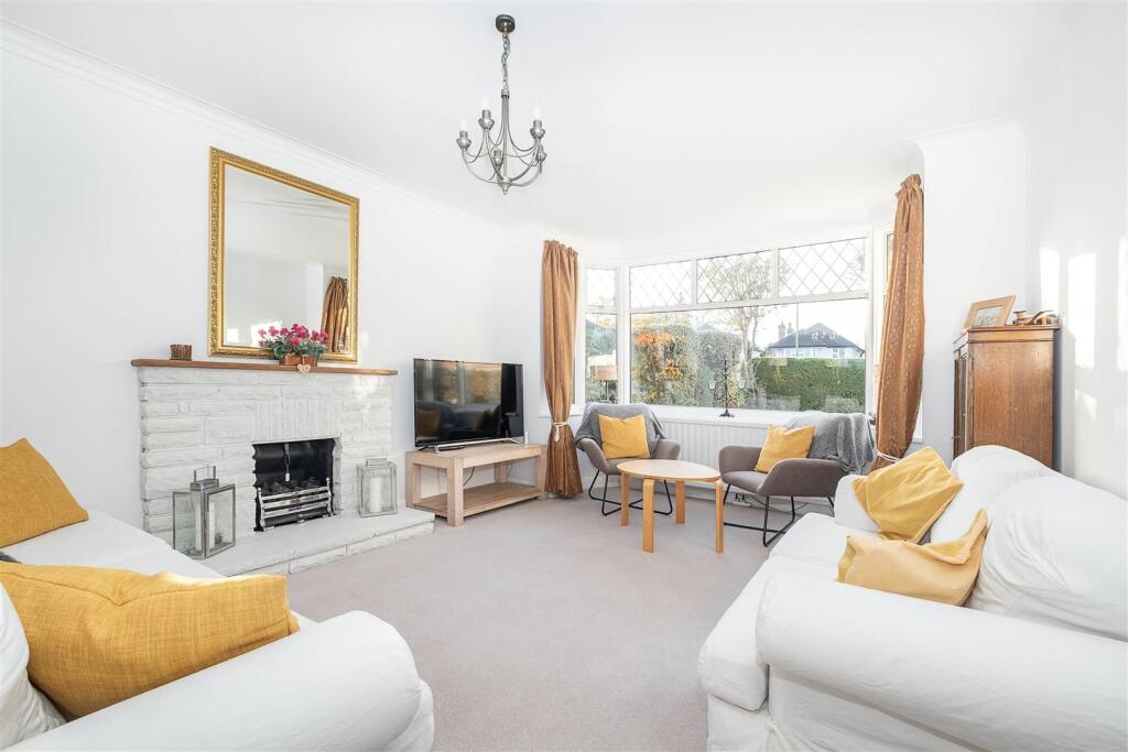 Ember Gardens, Thames Ditton photo 4