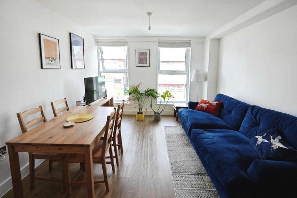 393, Palatine Road - View 4