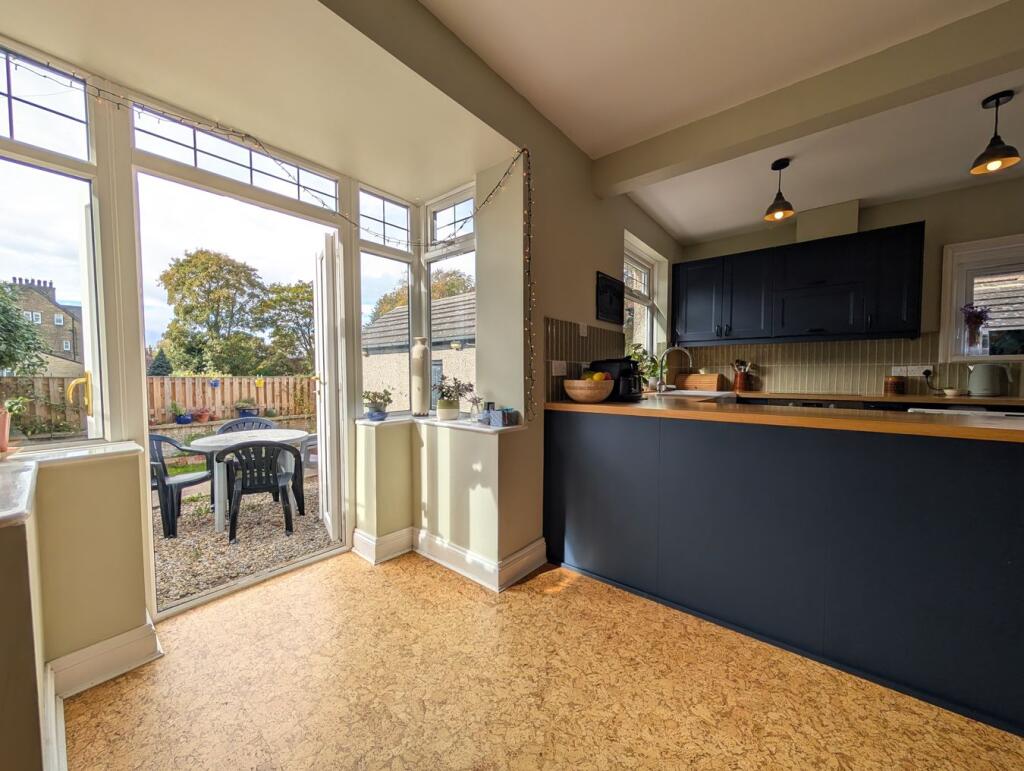 House in Bradford, Shipley - More