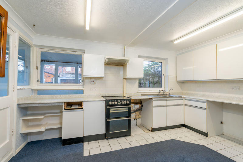 Maplehurst Road, Chichester photo 4