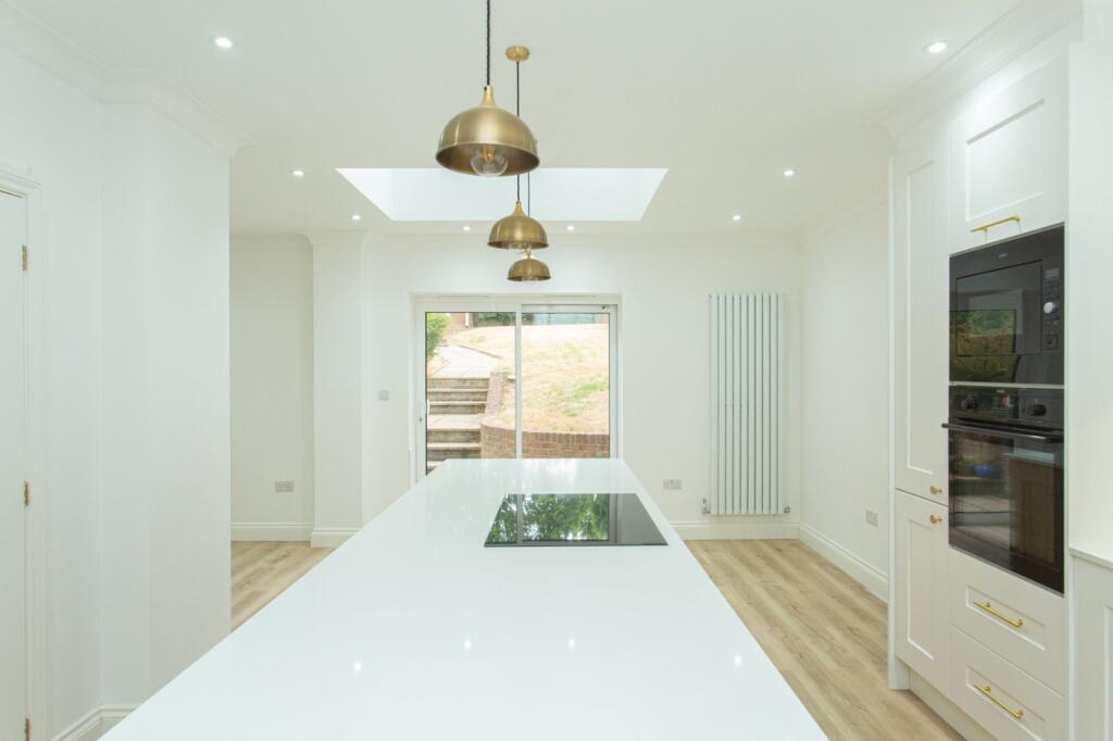House in Canterbury, Adisham - More
