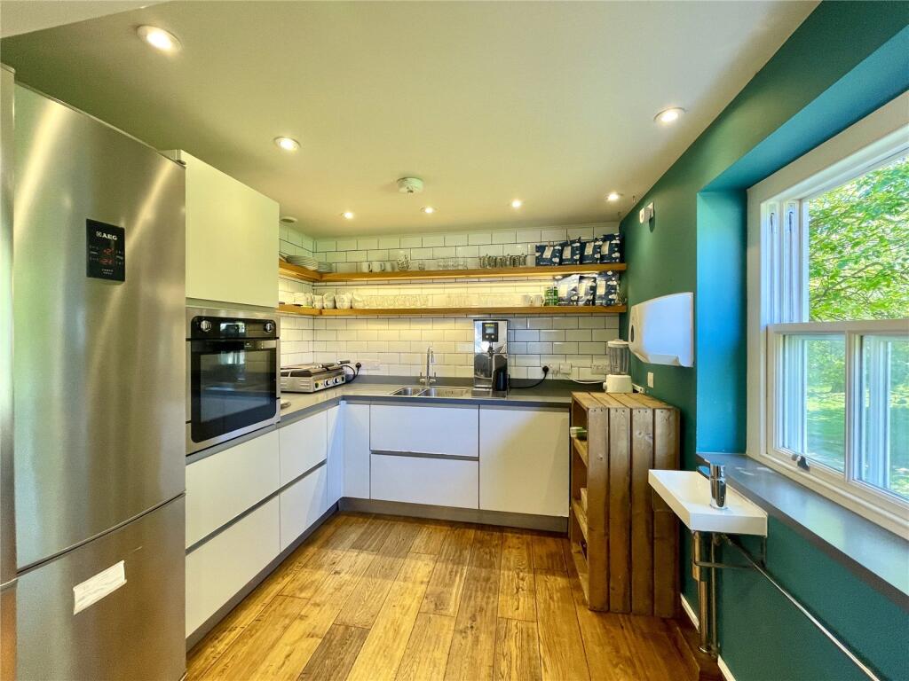 House in Brighton - View 5