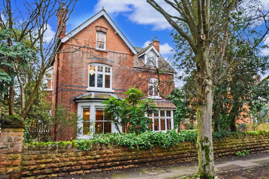 Main image of property: Elm Avenue, Beeston, NG9