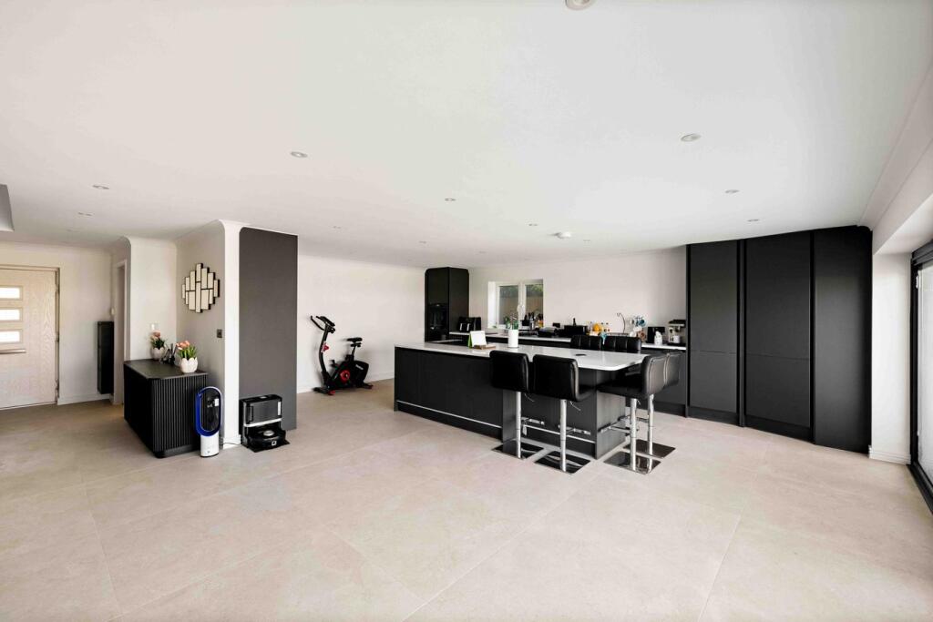 House in Dover, Hougham Without - More