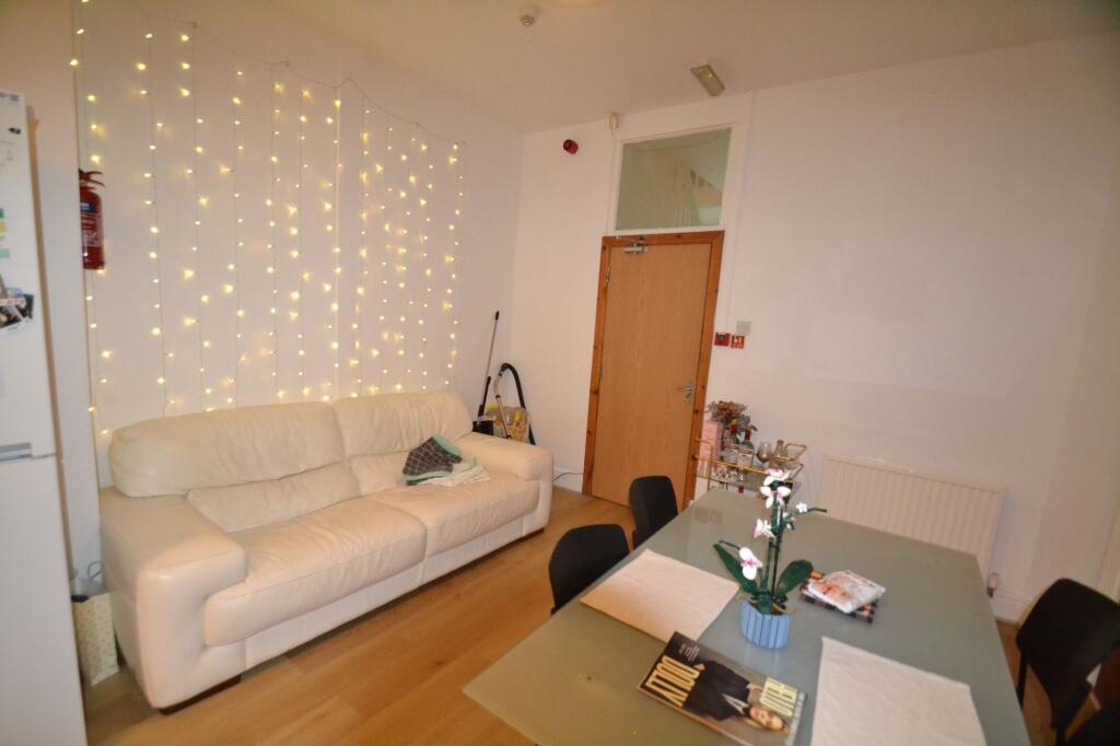 1 bedroom house share for rent
