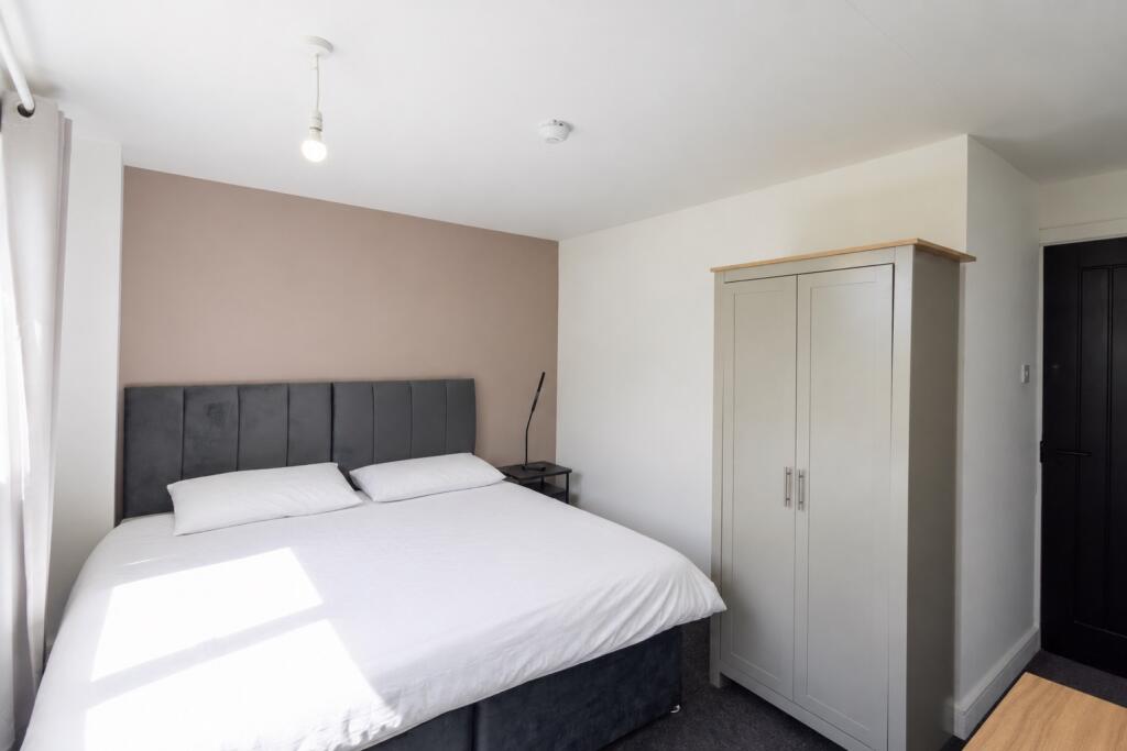 Main image of property: Red Hall Chase, Leeds, LS14 1NR