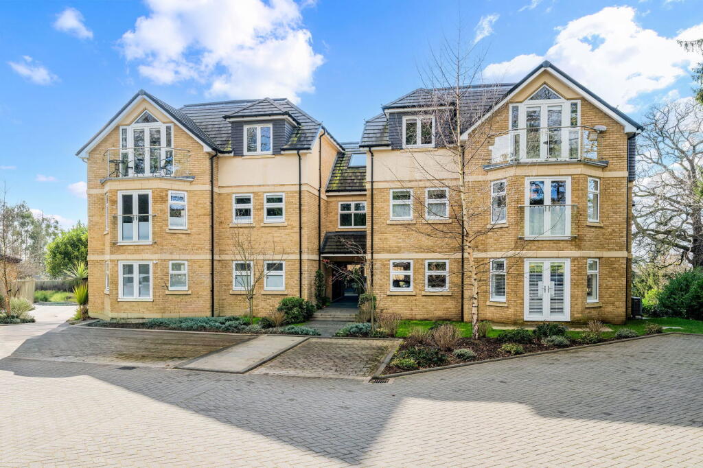 Main image of property: 2 Landscape Road,Warlingham,CR6 9JB