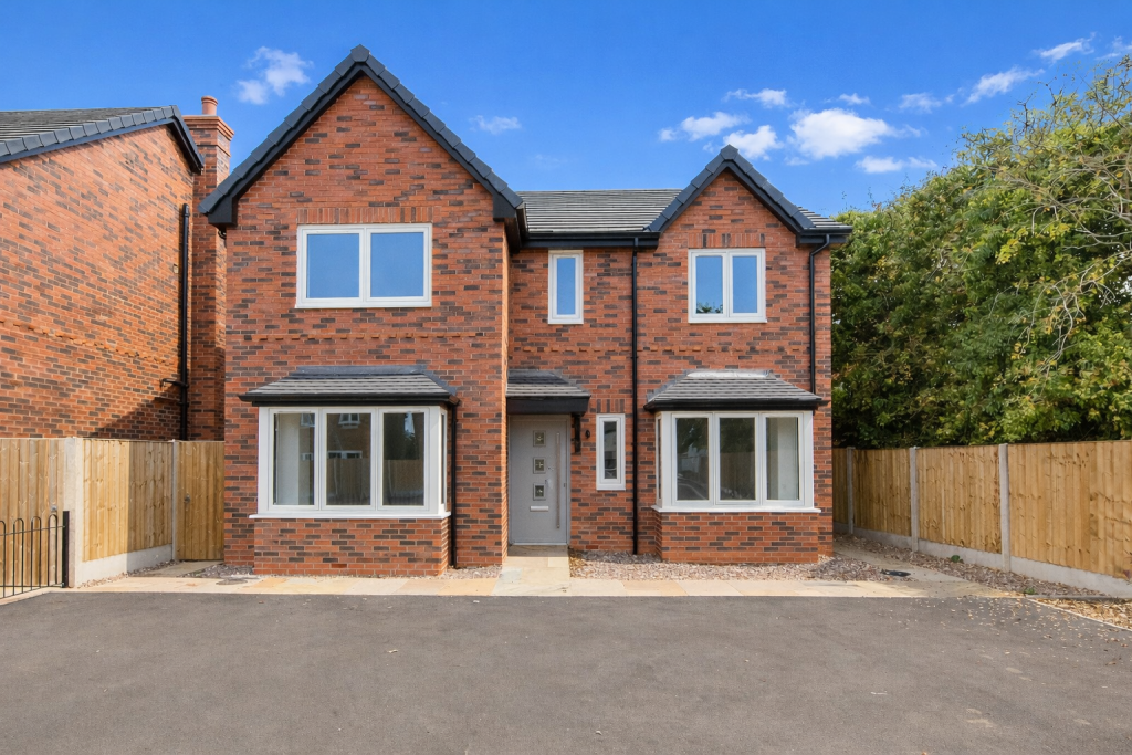 5-bed detached on Linnards Lane, Wincham, £550,000