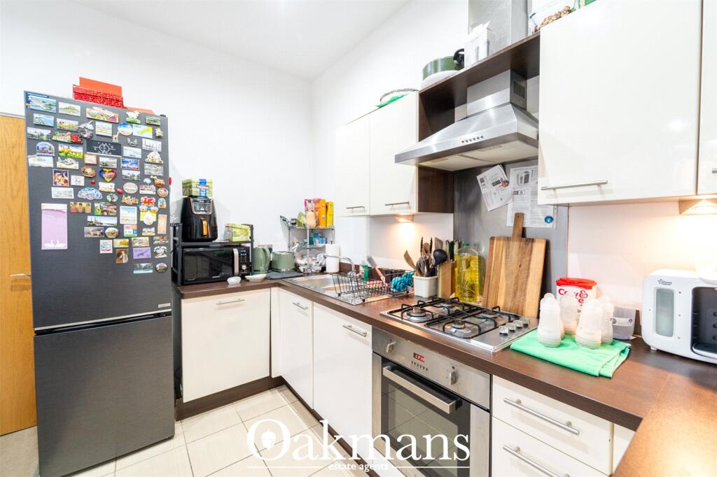 Apartment in Solihull, Dickens Heath - View 5