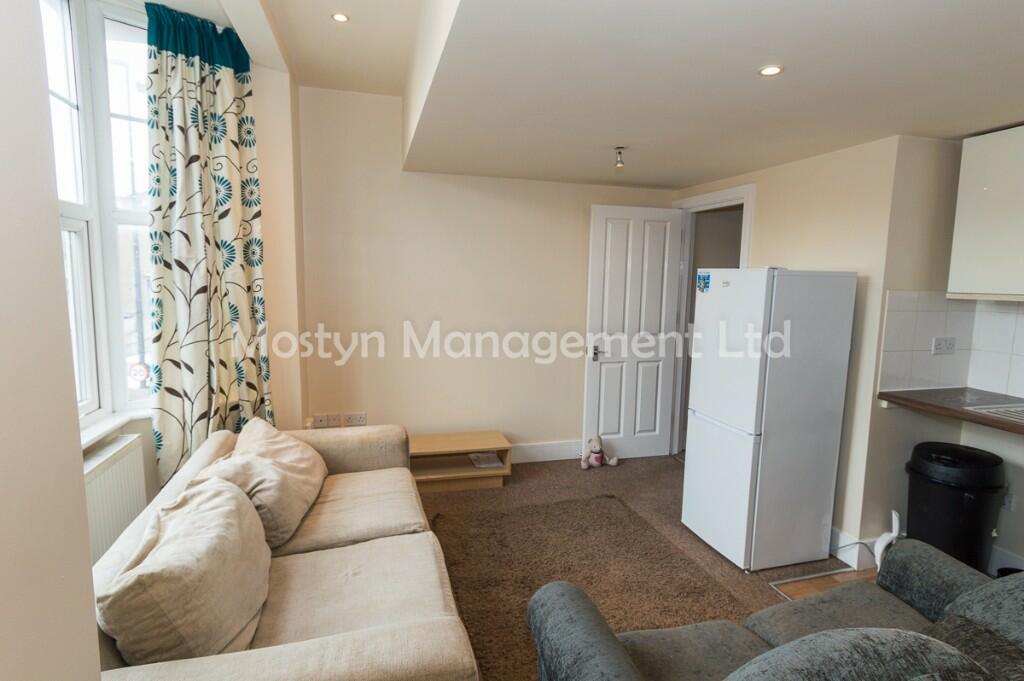Apartment in London - View 3