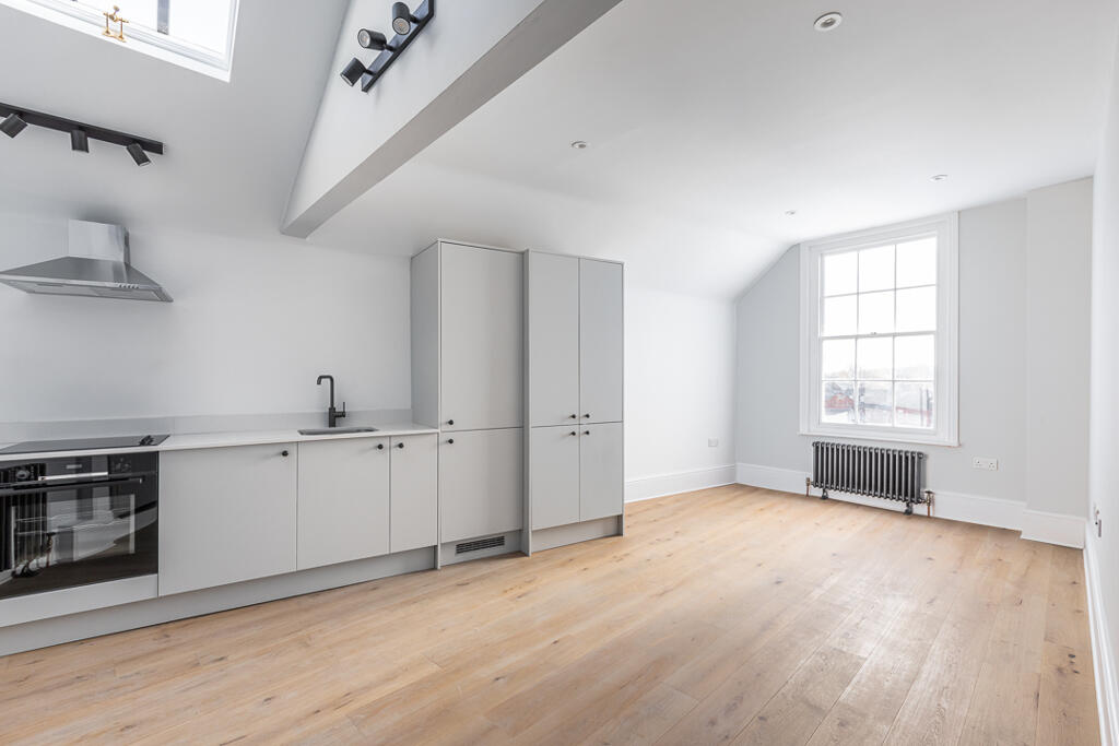 Photo 20. Flat.