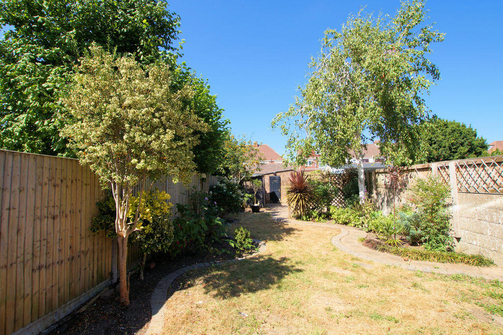 Myrtle Avenue, Portchester - View 4