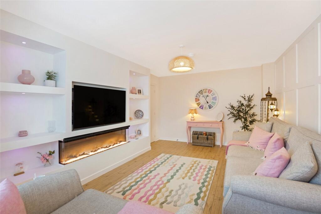 23, Adam Crescent, Dundee, Angus, DD3 photo 3