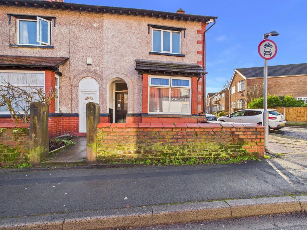1-bed flat on Derby Street, Ormskirk, L39, £90,000