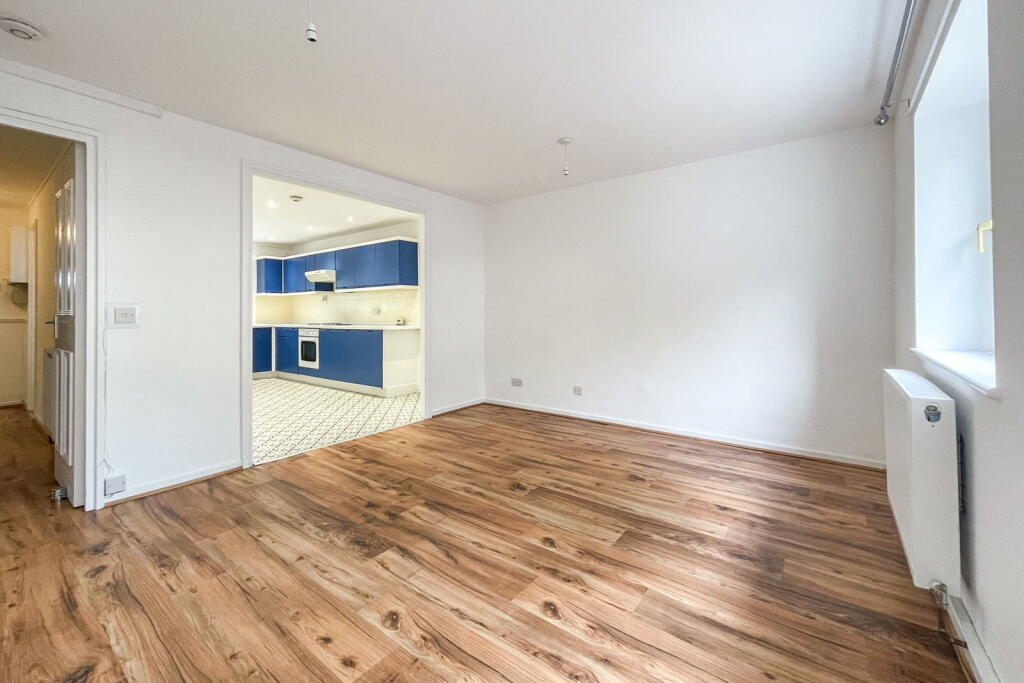 Apartment in Plymouth, Devonport - View 4