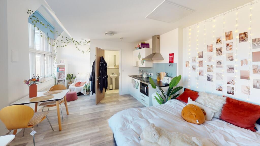 Main image of property: Studio 23 Express Buildings