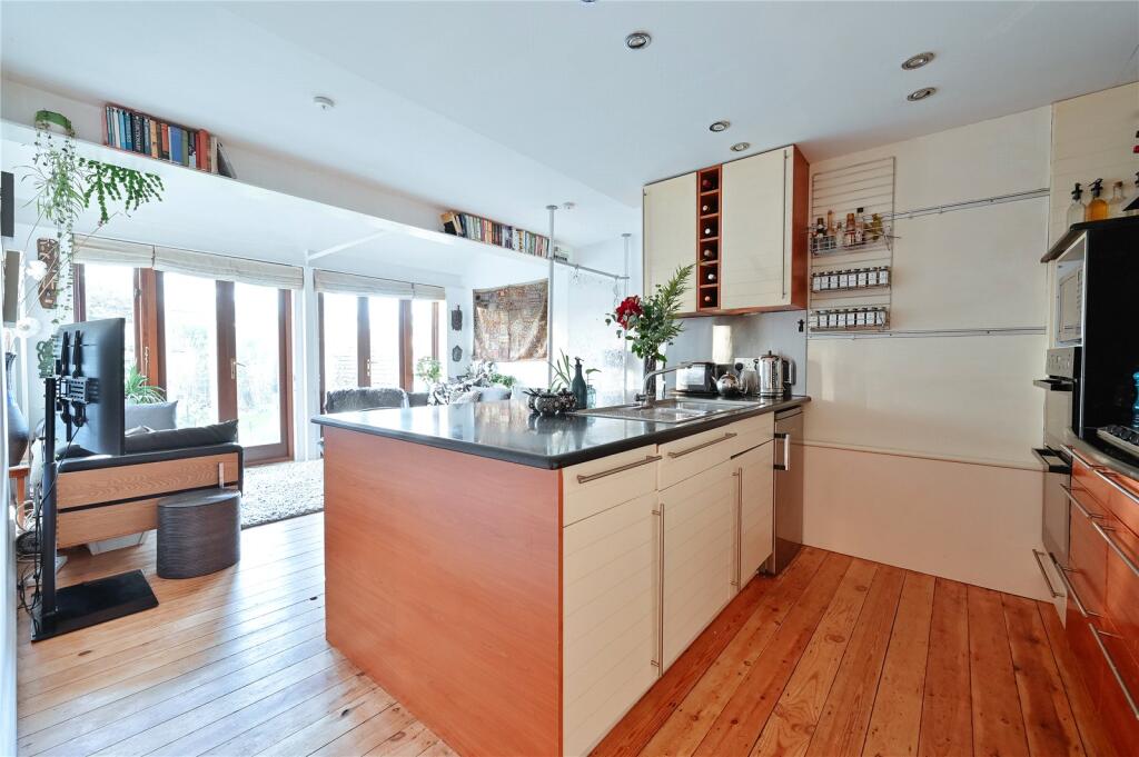 Additional image 7 of Oakwood Drive, St. Albans, Hertfordshire