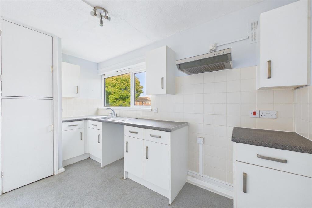 Apartment in Chichester - View 3