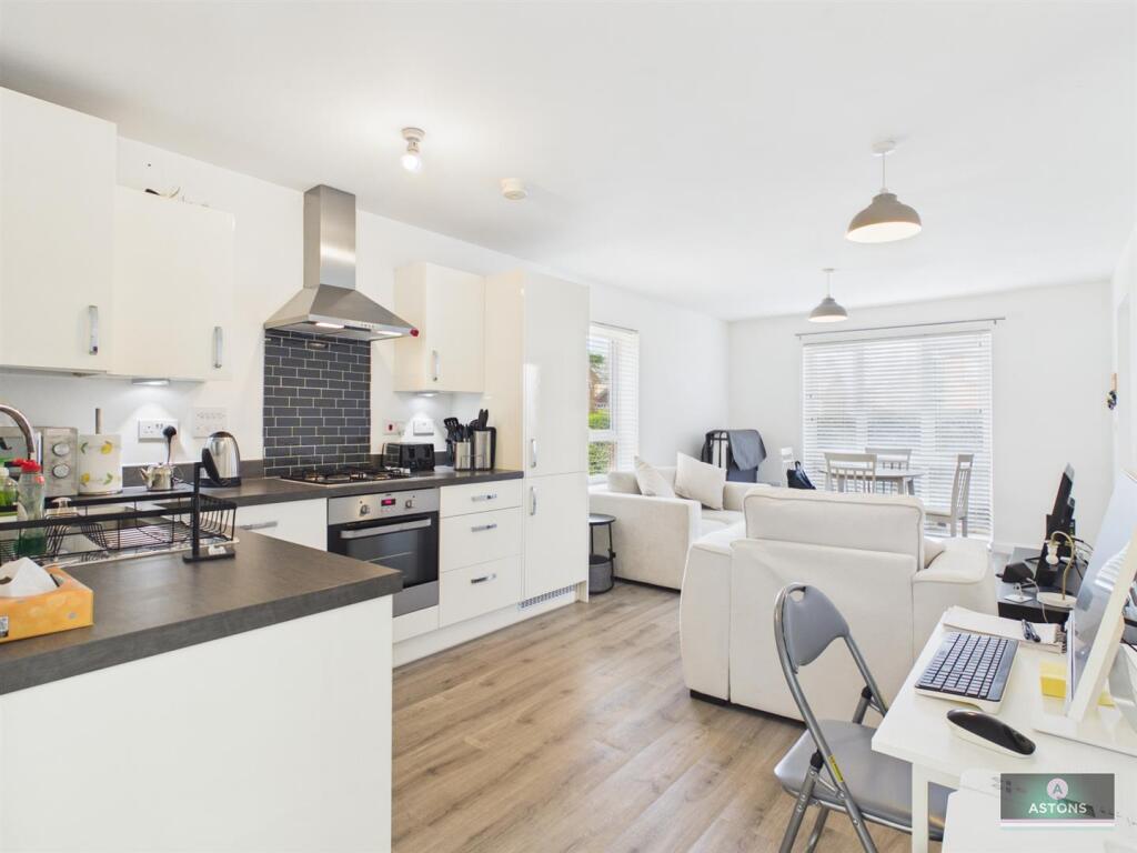 Apartment in Redhill - View 5