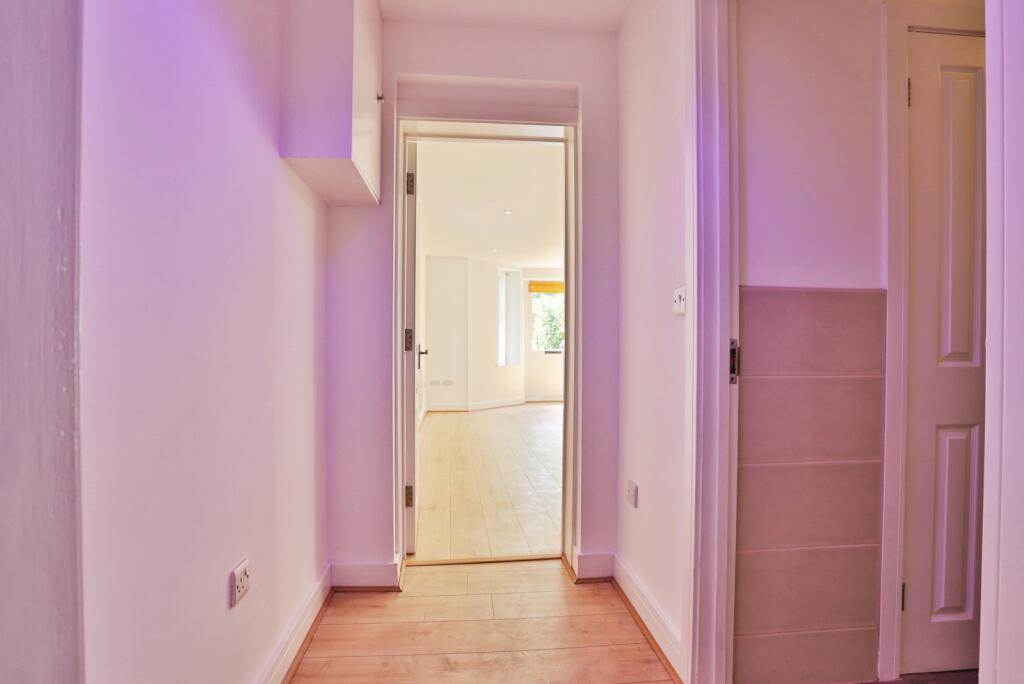 Apartment in Bournemouth, Lansdowne - View 5