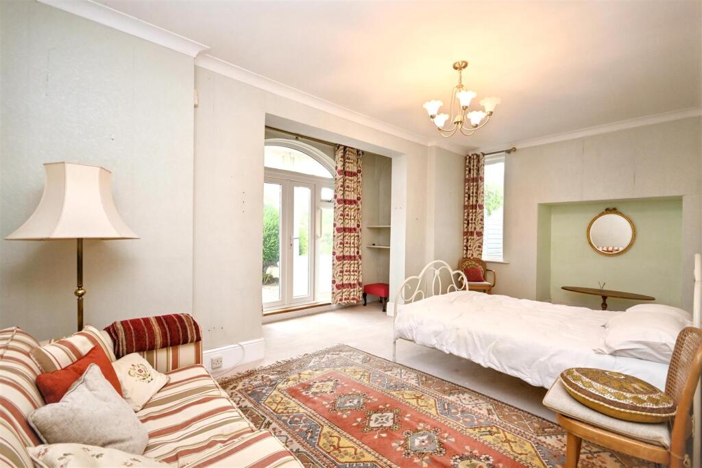 Apartment in Brighton - More