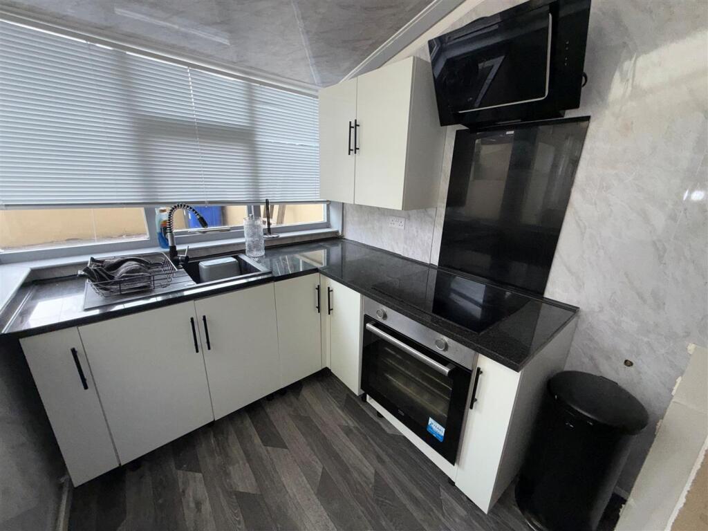Main image of property: New Lane, Oswaldtwistle