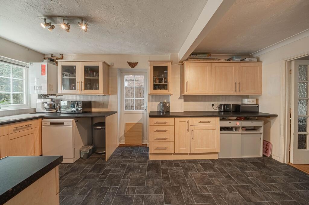 House in Haywards Heath - More